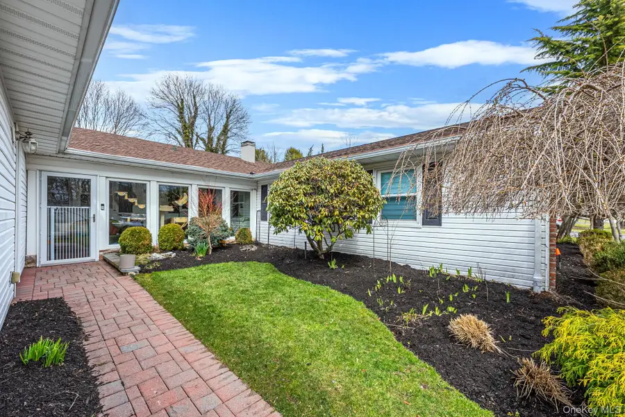 16 Manchester Lane, Stony Brook, NY 11790 - #3