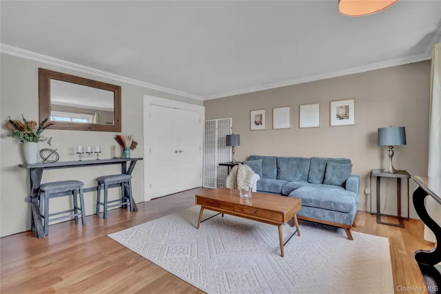 77 Farmers Avenue, Lindenhurst, NY 11757 - #2