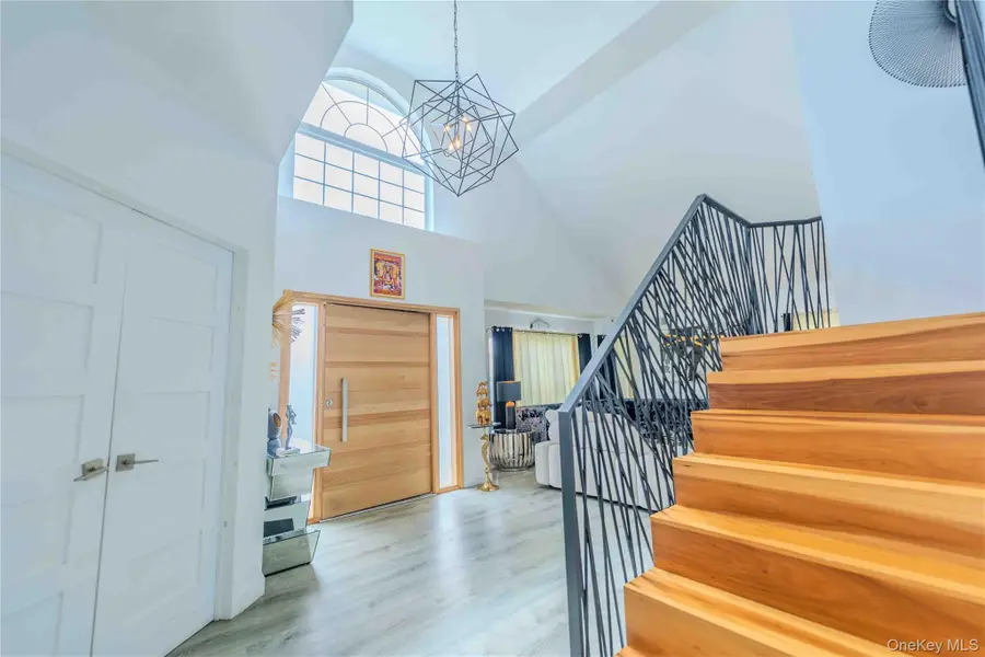 1 Holly Court, Miller Place, NY 11764 - #2