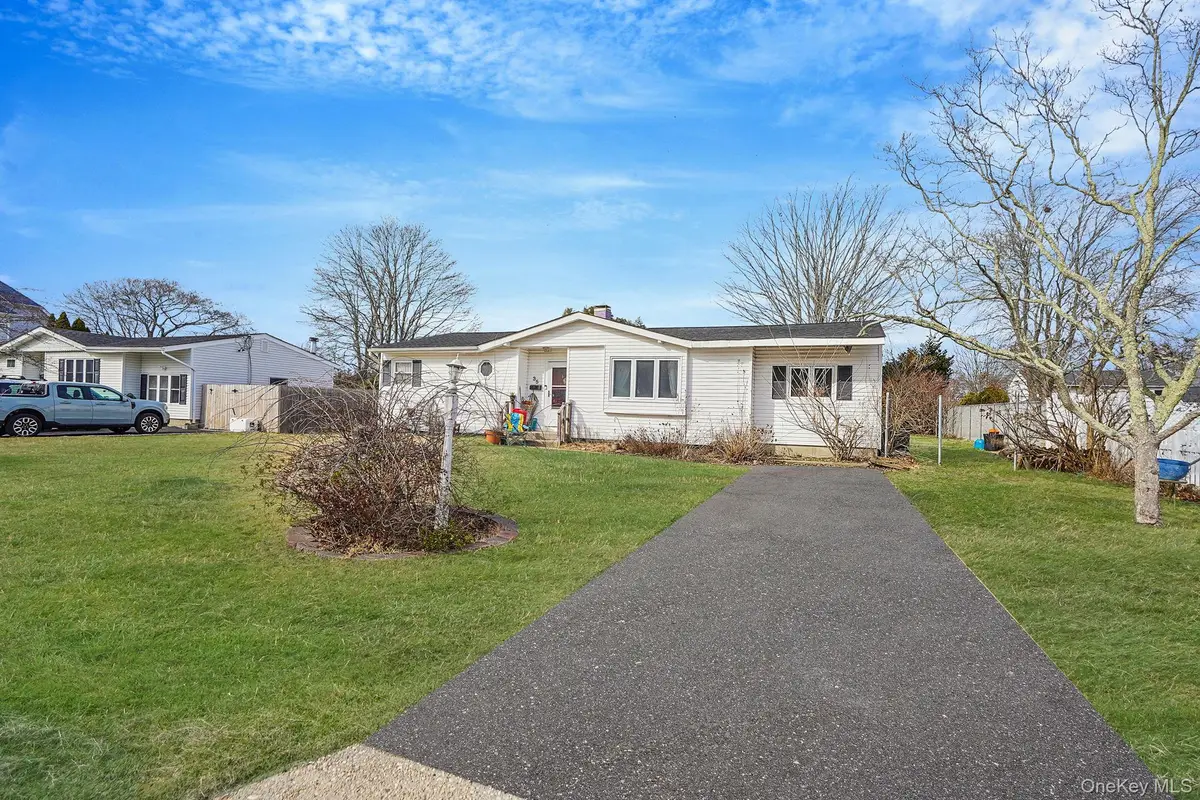 35 Betsy Drive, West Sayville, NY 11796 - #1