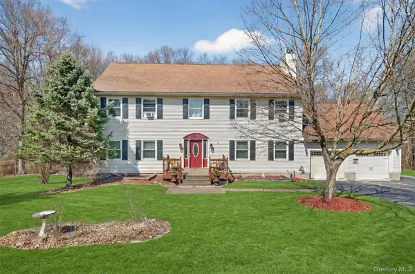 9 Megan Lane, Campbell Hall, NY 10916