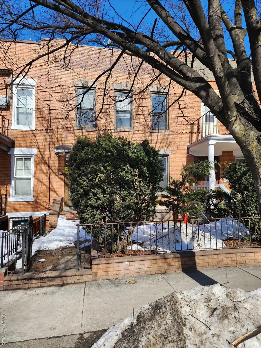 6161 Eliot Avenue, Middle Village, NY 11379 - #2
