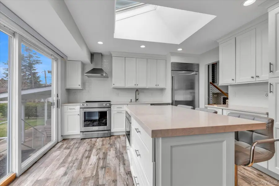 904 Park Lane, Valley Stream, NY 11581 - #2