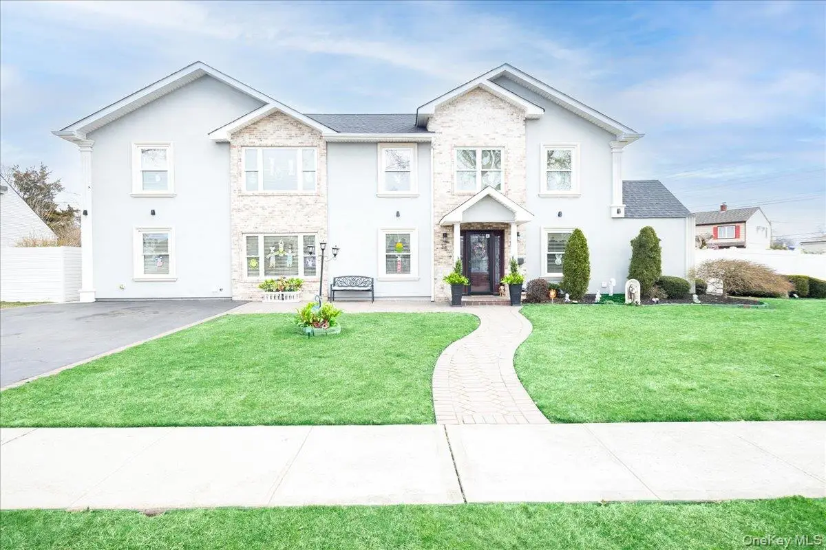 35 Carnation Road, Levittown, NY 11756 - #1