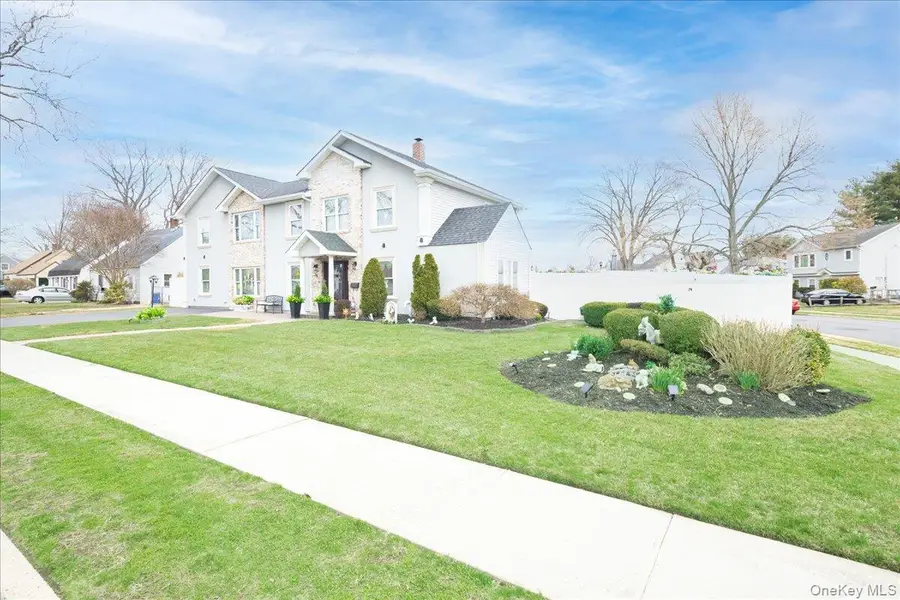 35 Carnation Road, Levittown, NY 11756 - #3