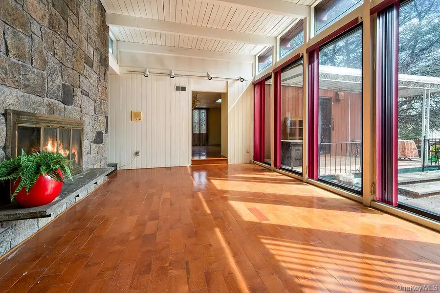 11 Valley View Road, Great Neck, NY 11021 - #3