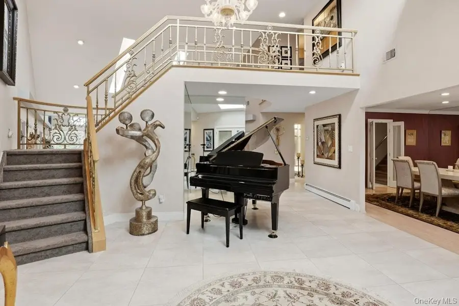 9 The Grasslands, Woodbury, NY 11797 - #2