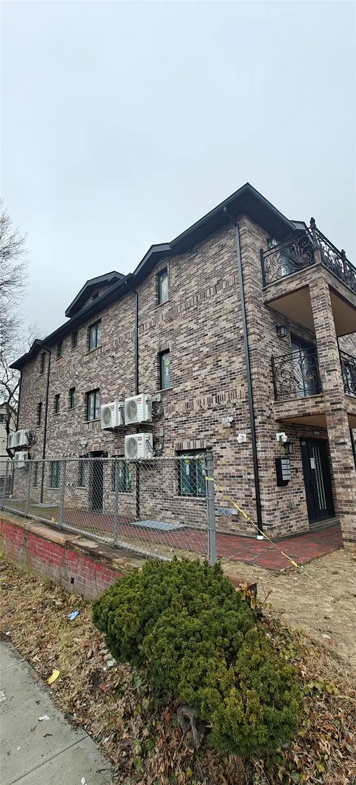 6111 168th Street, Fresh Meadows, NY 11365 - #2