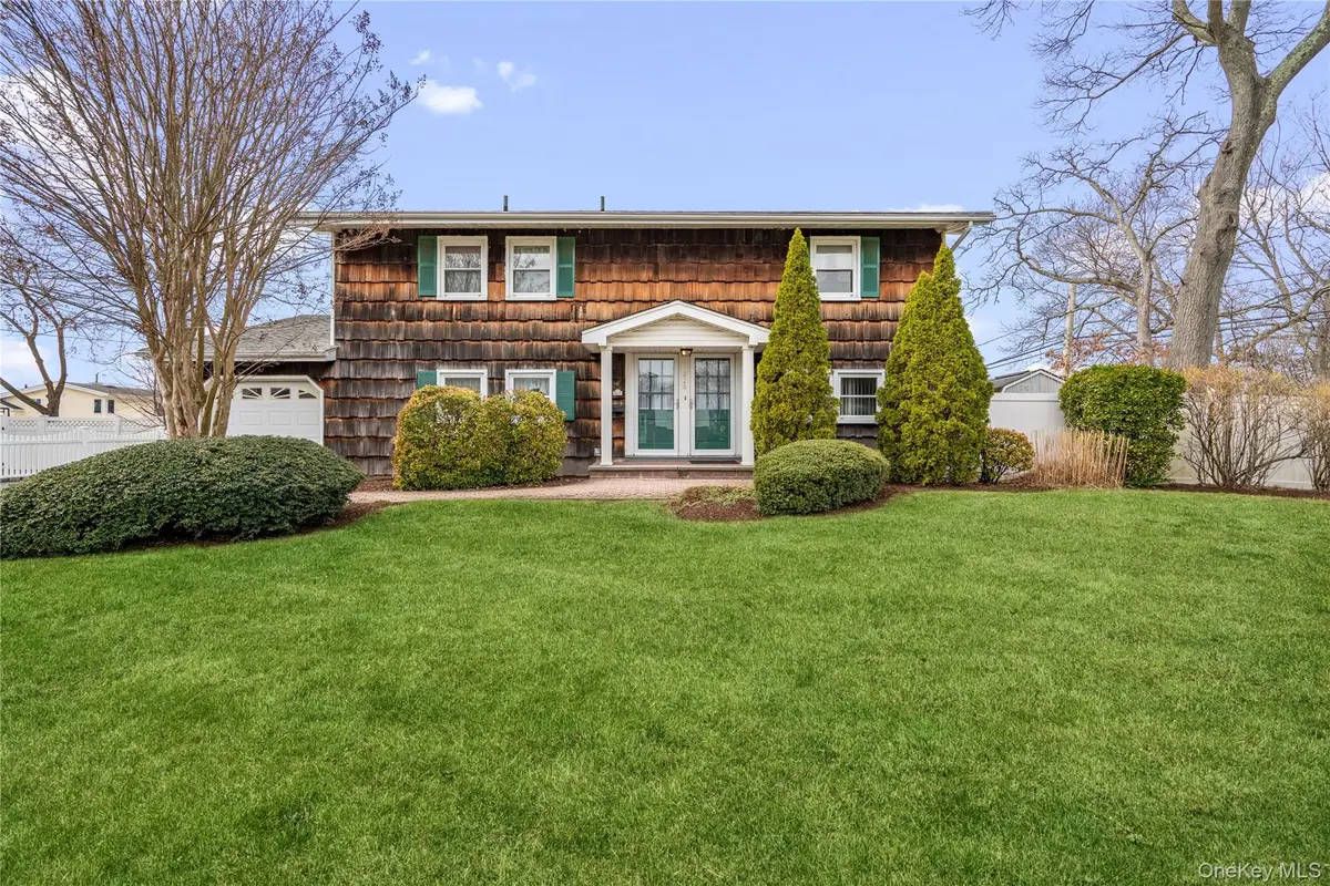 226 W 18th Street, Deer Park, NY 11729 - #1