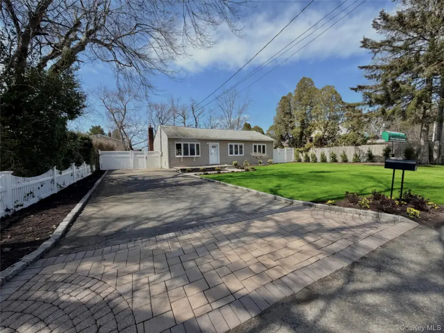 16 Lincoln Drive, Oakdale, NY 11769 - #2