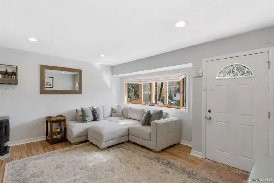 9 Fox Lane, Shoreham, NY 11786 - #3