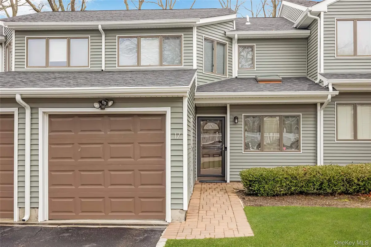 17 Jeremy Circle, Nesconset, NY 11767 - #1