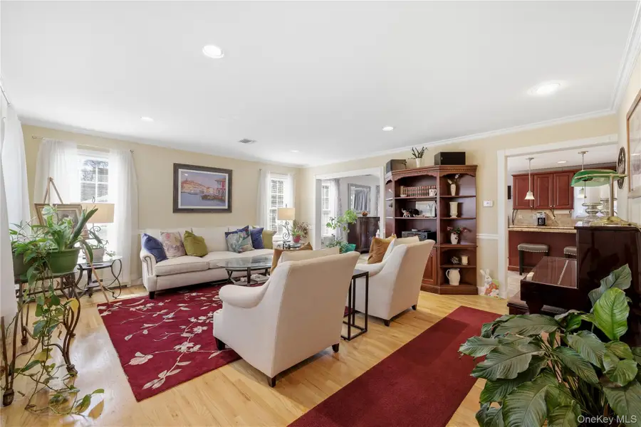 58 Mcgaw Avenue, Lake Grove, NY 11755 - #3