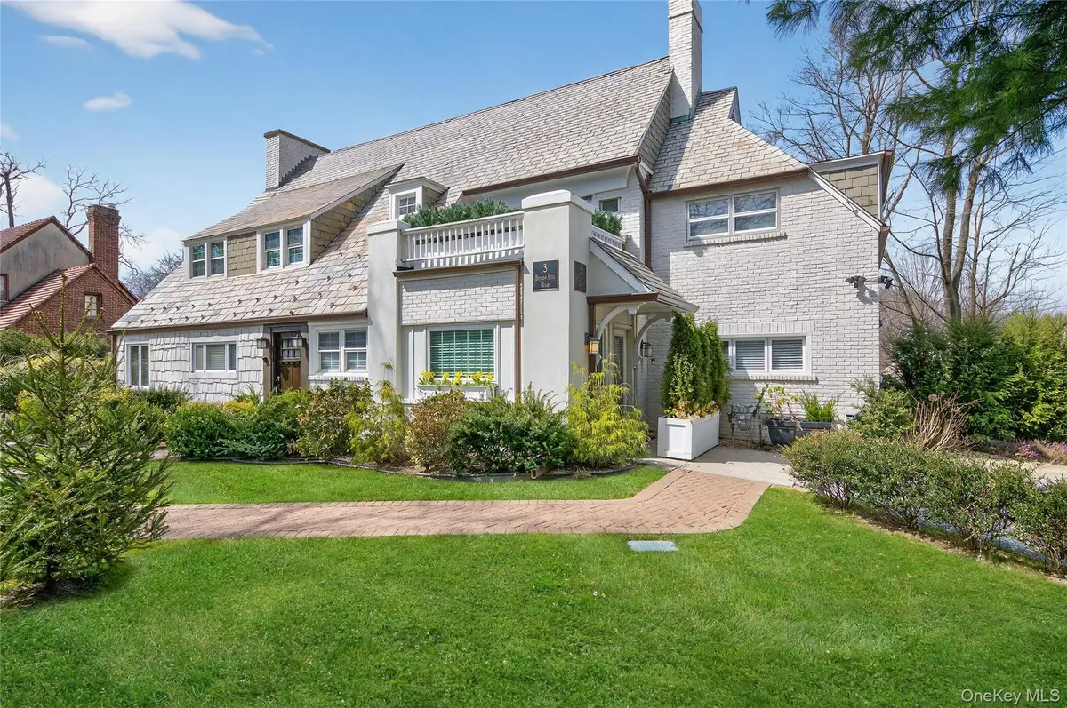 3 Beacon Hill Road, Port Washington, NY 11050 - #1