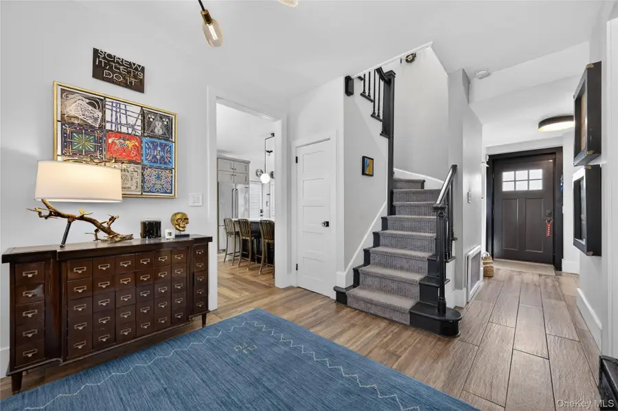 3 Beacon Hill Road, Port Washington, NY 11050 - #3