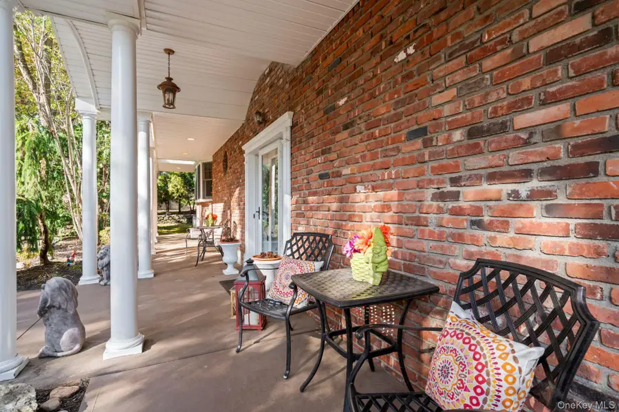 99 Shirley Court, Smithtown, NY 11787 - #2