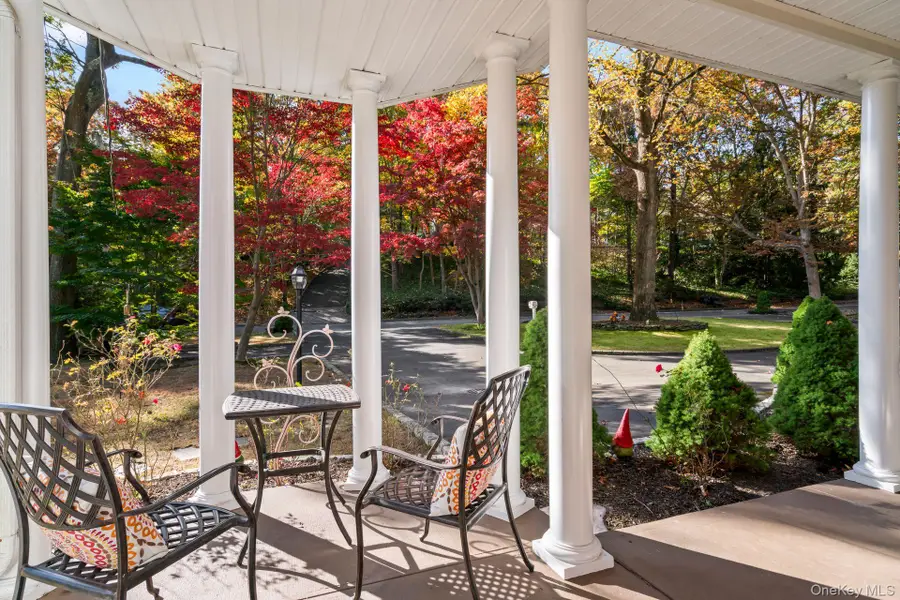 99 Shirley Court, Smithtown, NY 11787 - #3