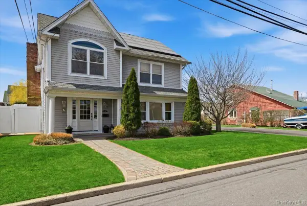 114 Araca Road, Babylon, NY 11702