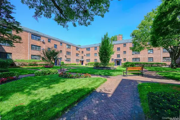 15 Beach Road #3D, Great Neck, NY 11023