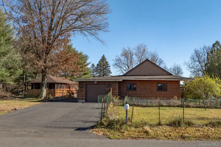 6 Medallion Road, Kiamesha Lake, NY 12751 - #2