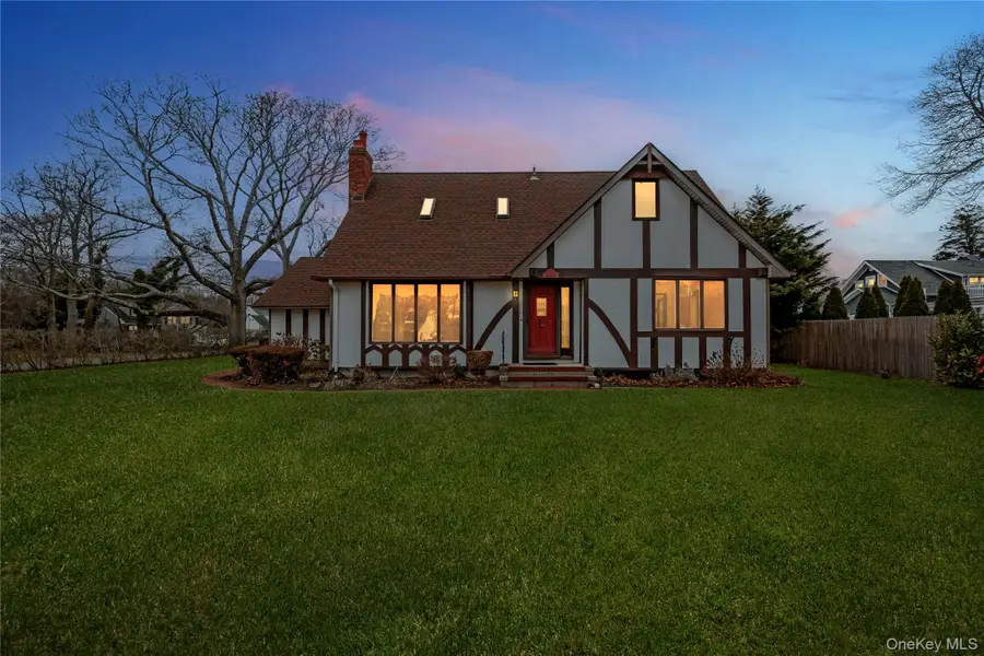 325 Middle Road, Blue Point, NY 11715 - #2