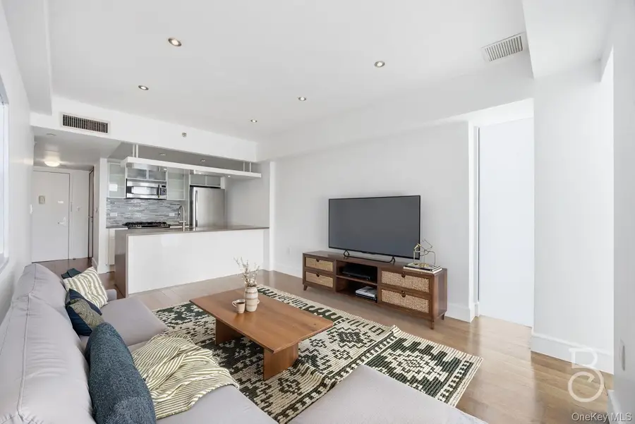 21-24 30th Avenue #4A, Astoria, NY 11102 - #3