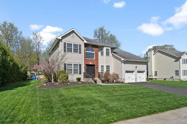 3403 Red Coat Drive, New Windsor, NY 12553