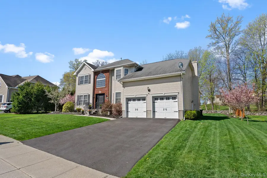 3403 Red Coat Drive, New Windsor, NY 12553 - #3