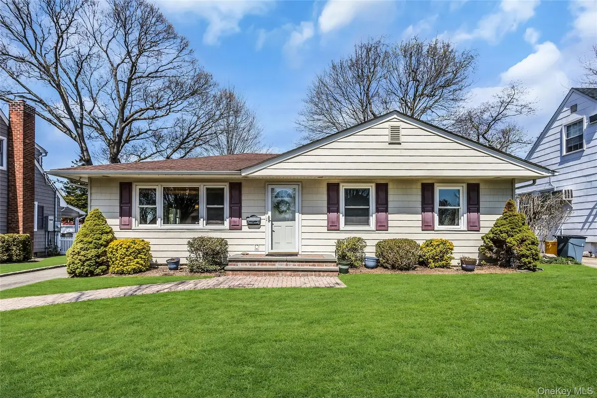 65 Allan Drive, East Norwich, NY 11732 - #1