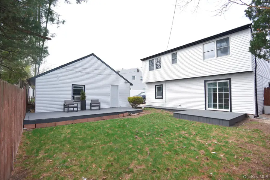 130 Balsam Lane, Levittown, NY 11756 - #3