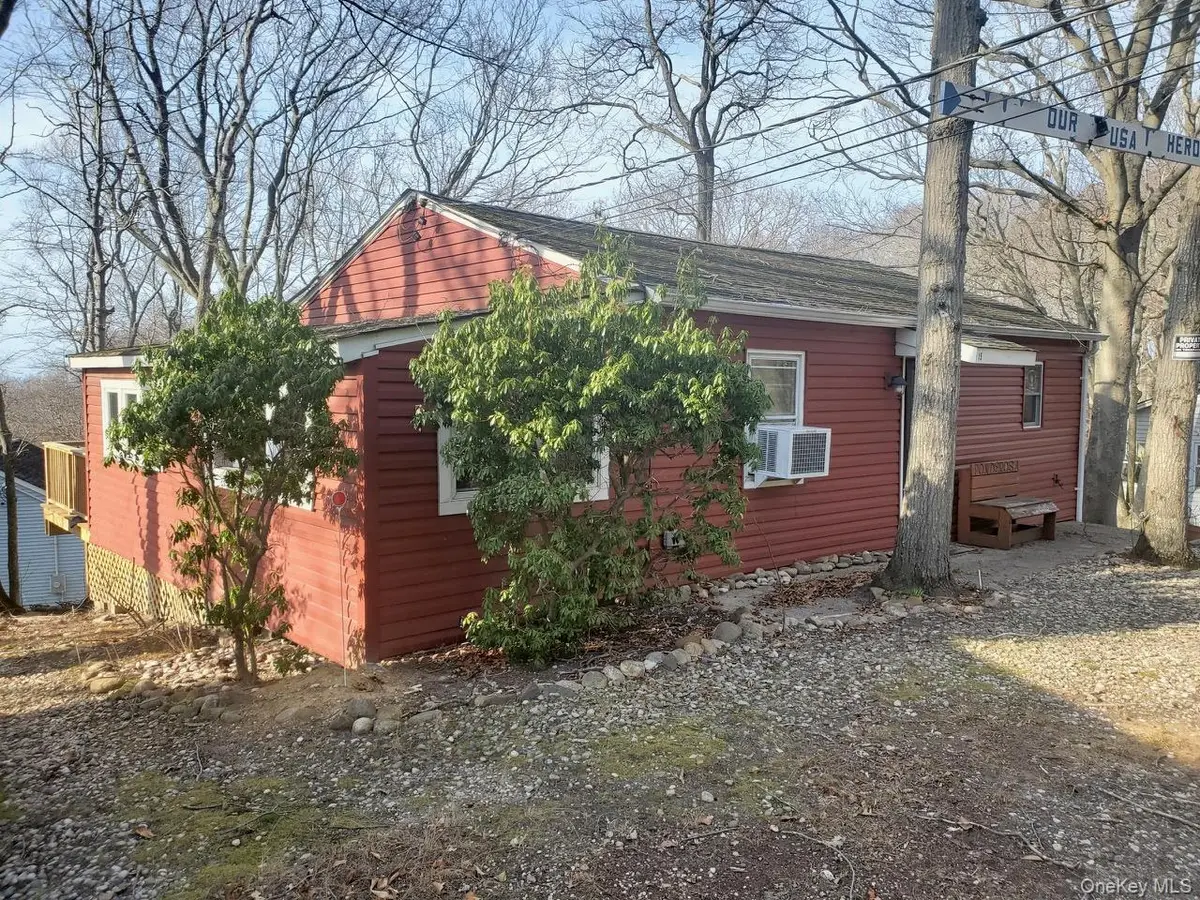 15 E Way Path, Baiting Hollow, NY 11933 - #1