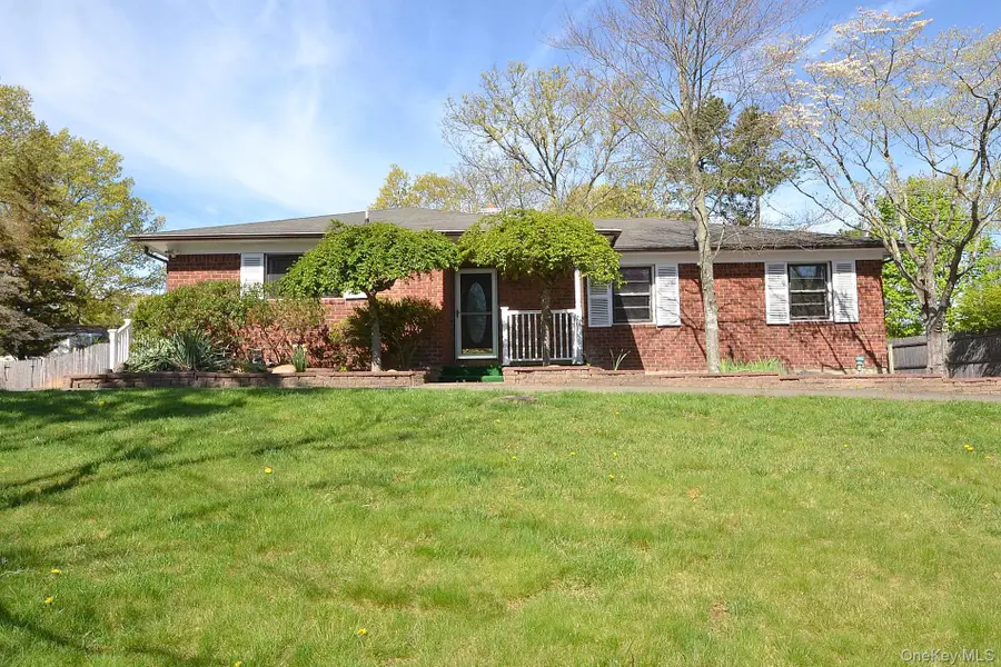 16 Hunter Place, Smithtown, NY 11787 - #2