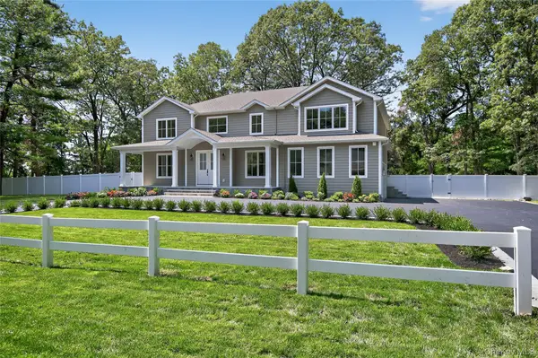 654 Caledonia Road, Dix Hills, NY 11746