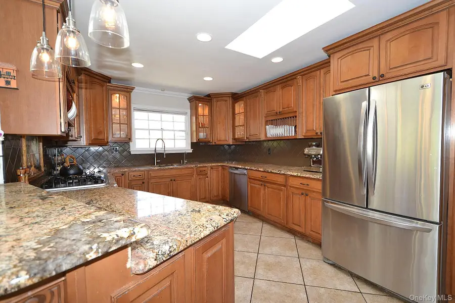 3 Chuck Court, Port Jefferson, NY 11777 - #3