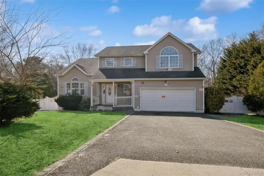 6 1st Avenue, Holtsville, NY 11742 - #3