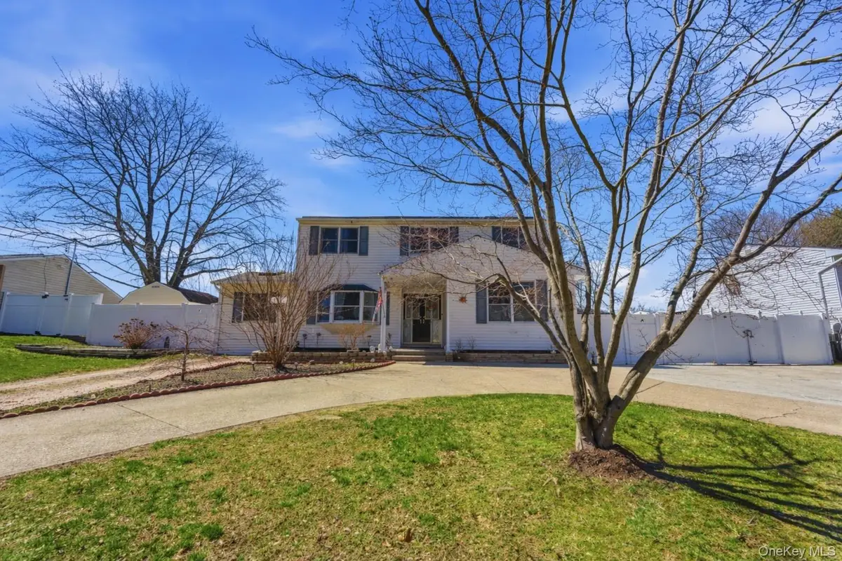 44 S Howells Avenue, Farmingville, NY 11738 - #1