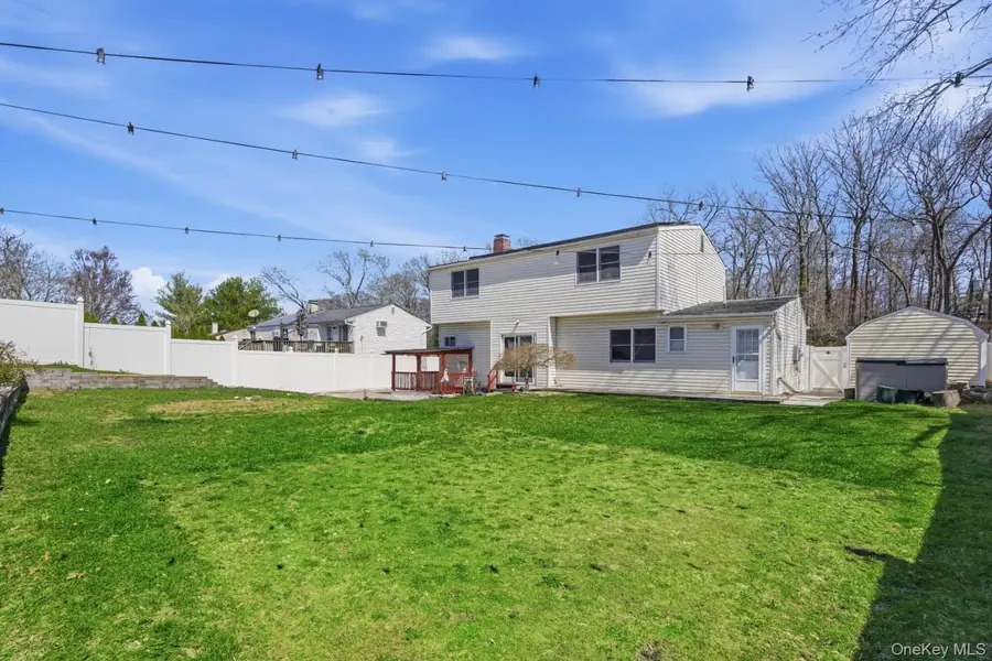 44 S Howells Avenue, Farmingville, NY 11738 - #2