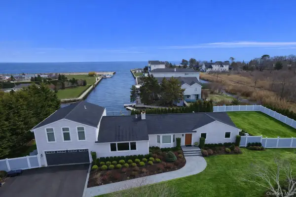 18 Matilda Court, Bayport, NY 11705