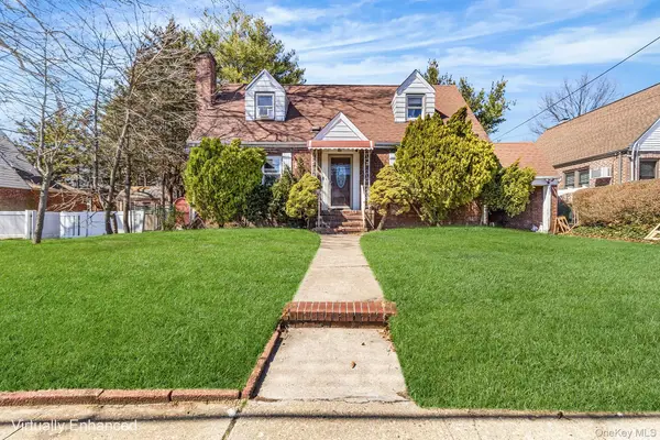 11 Henry Street, Valley Stream, NY 11580