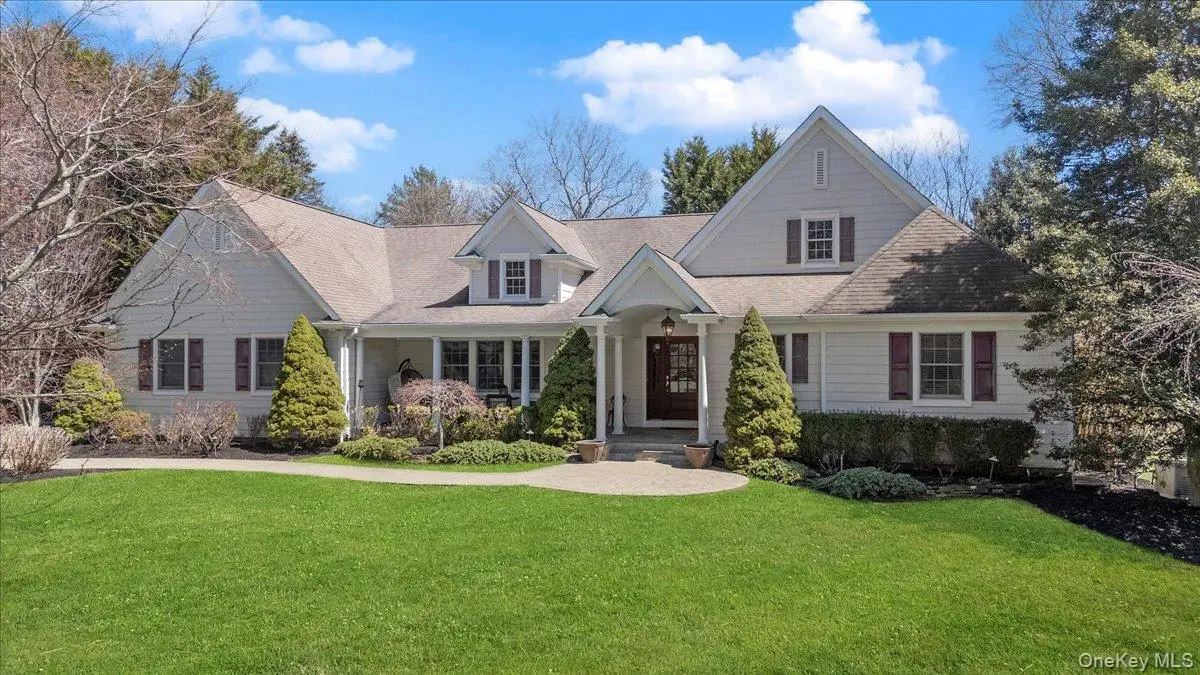 2 Memas Court, Dix Hills, NY 11746 - #1