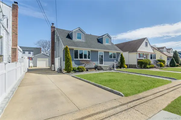 130 Lesoir Avenue, Floral Park, NY 11001