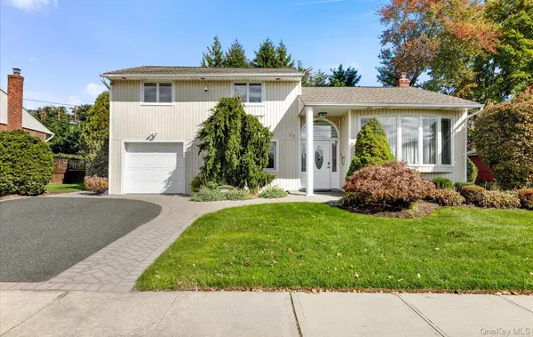 23 Coronet Lane, Plainview, NY 11803