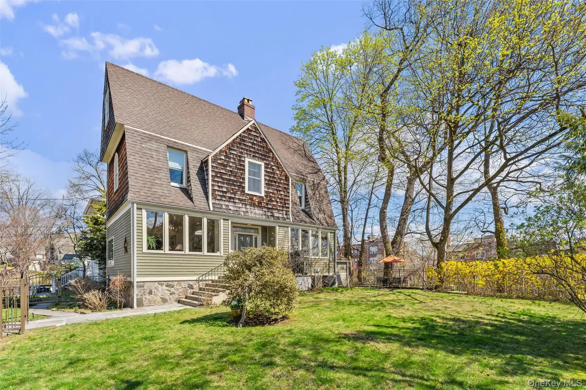 25 Merriam Avenue, Bronxville, NY 10708 - #1