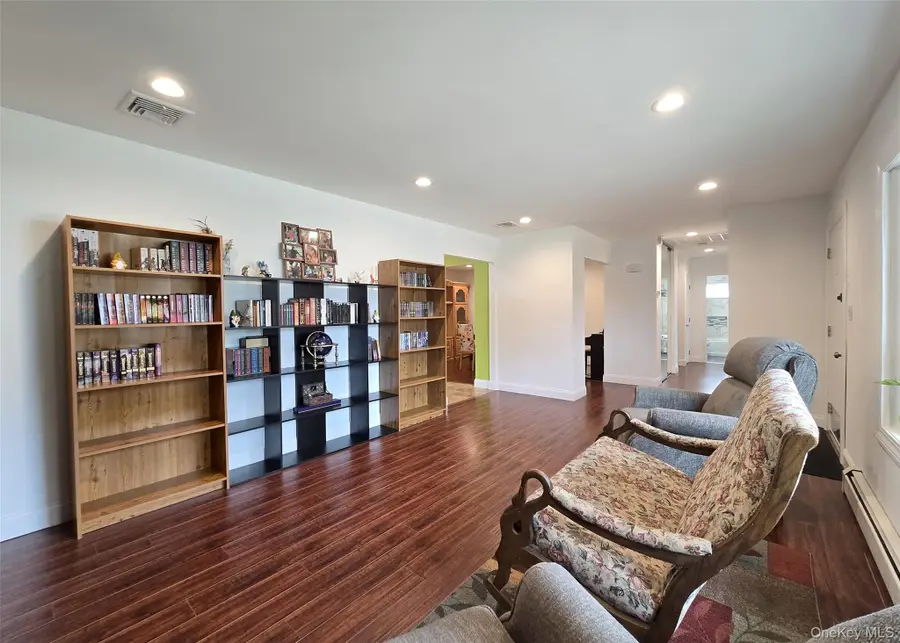 6 Shelley Drive, Middle Island, NY 11953 - #2