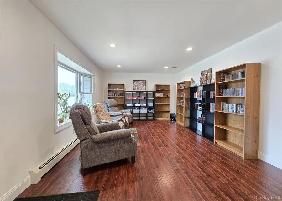 6 Shelley Drive, Middle Island, NY 11953 - #3