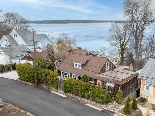 175 Taft Crescent, Centerport, NY 11721