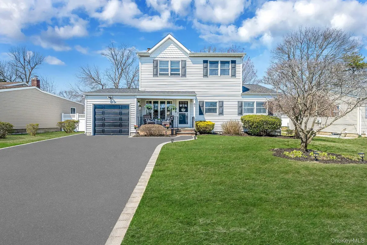 81 Dollard Drive, North Babylon, NY 11703 - #1