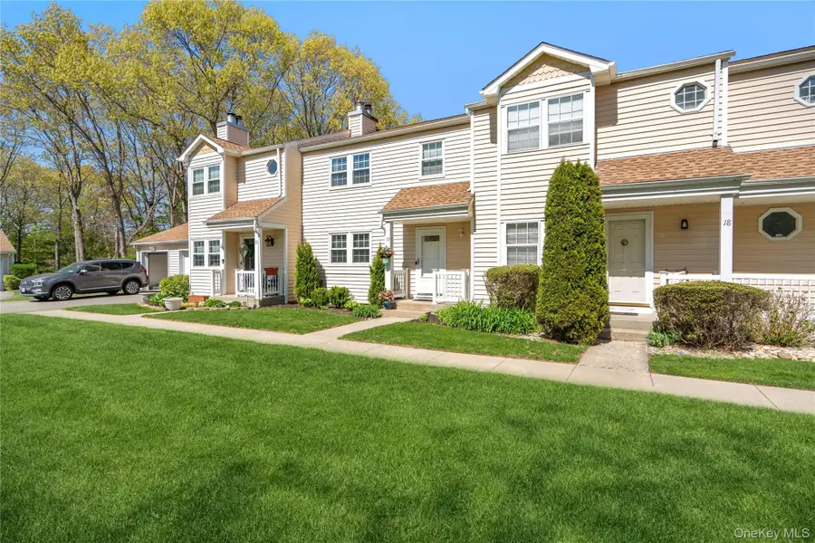 19 Paine Commons #19, Yaphank, NY 11980 - #2