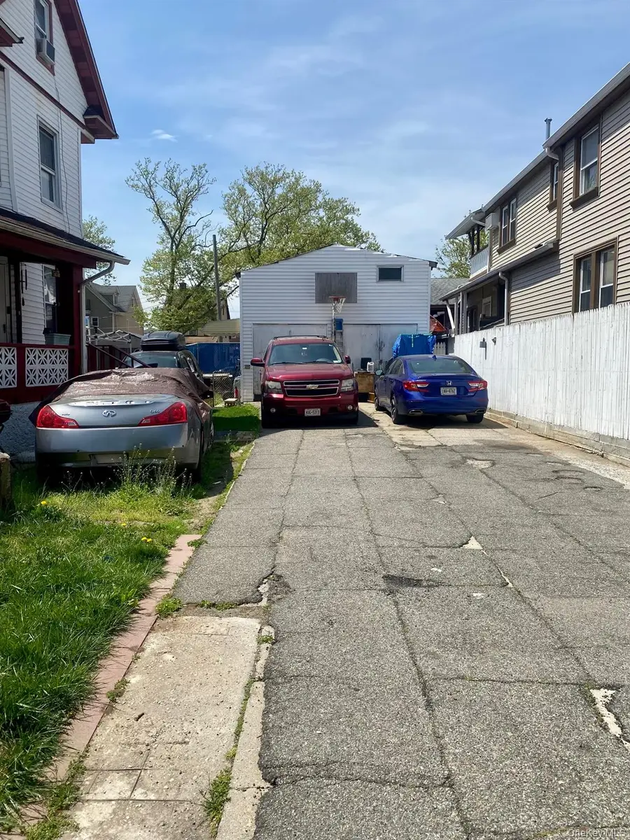 105-44 133rd Street, South Richmond Hill, NY 11419 - #3