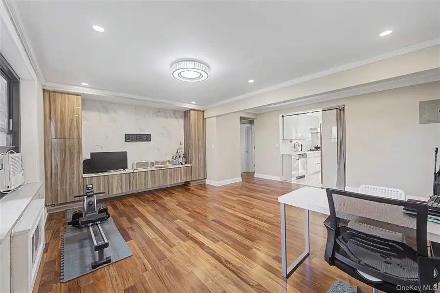 21102 73rd Avenue #3H, Oakland Gardens, NY 11364 - #2